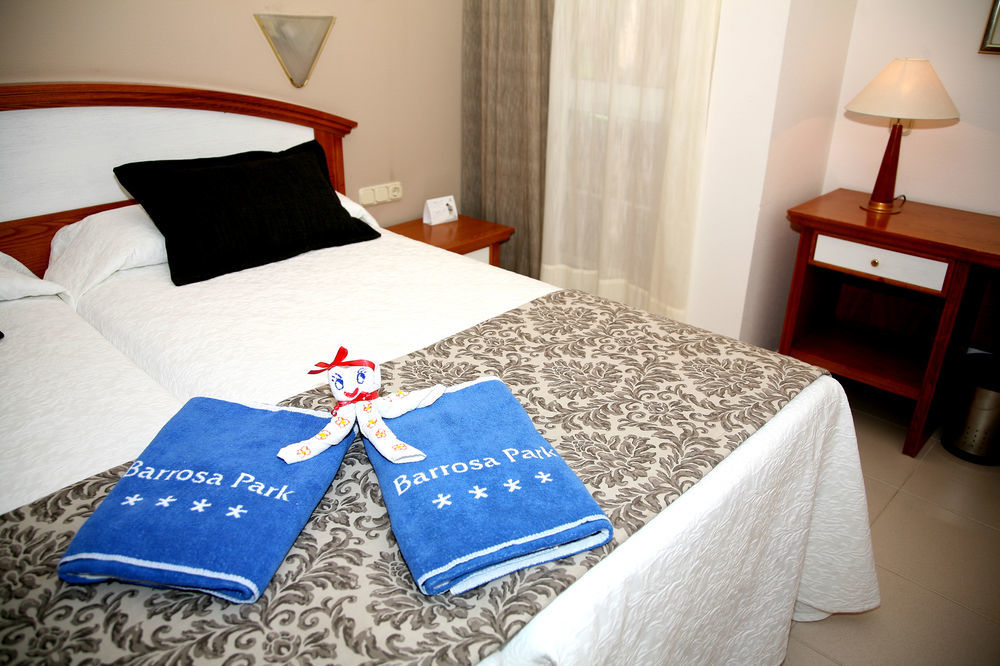 Hipotels Barrosa Garden ชิกลานา เด ลา ฟรอนเตรา ภายนอก รูปภาพ